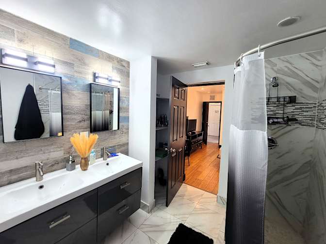 Design District Miami (Emi)'s room