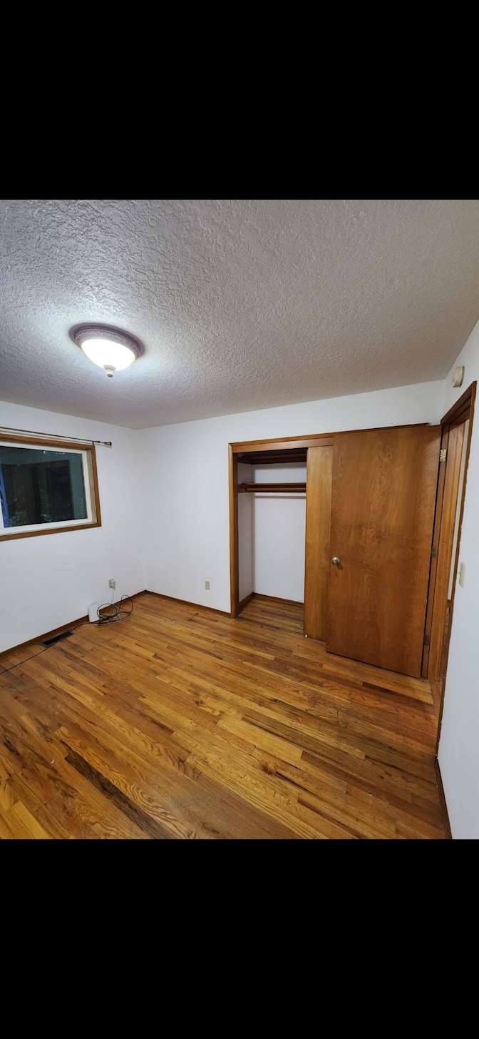 Dustin's room