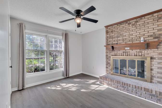 lifedoorrentals's room