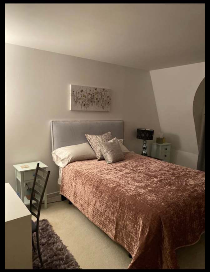 Dee's room