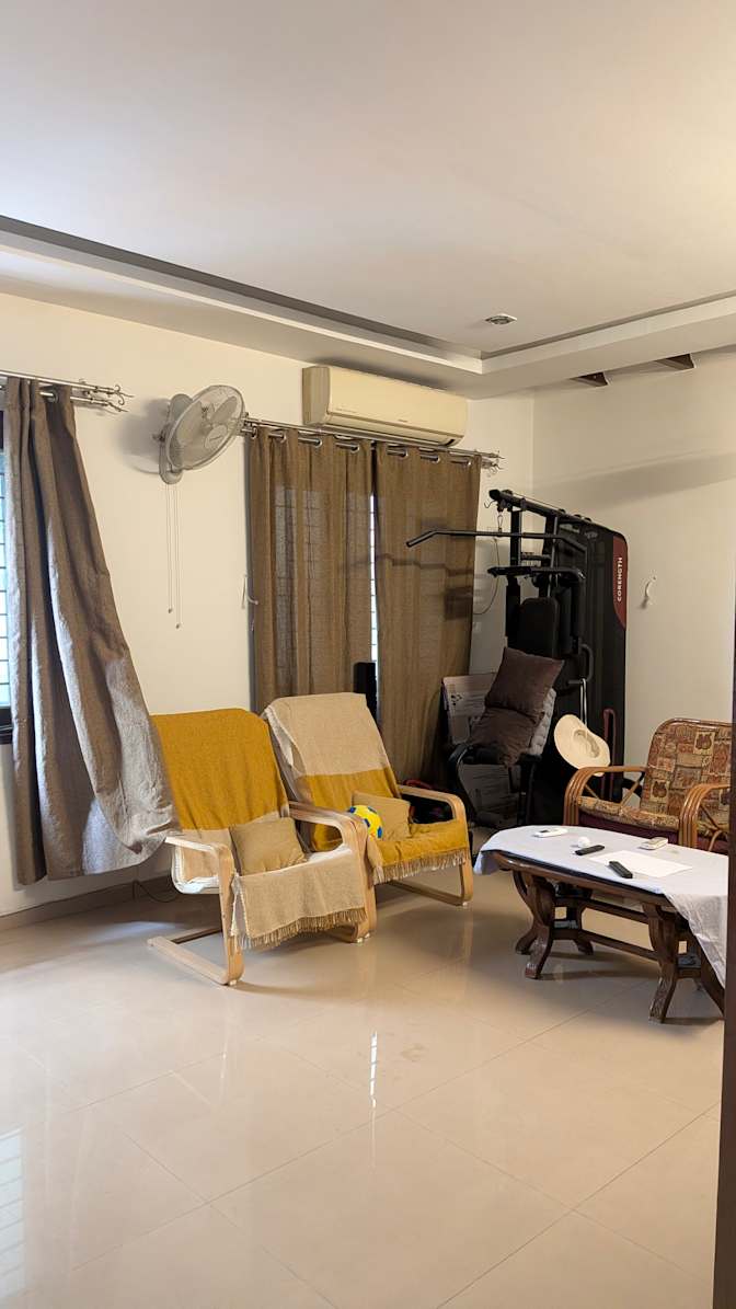 Garuav's room