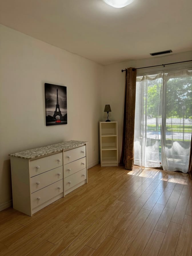 KTNA's room