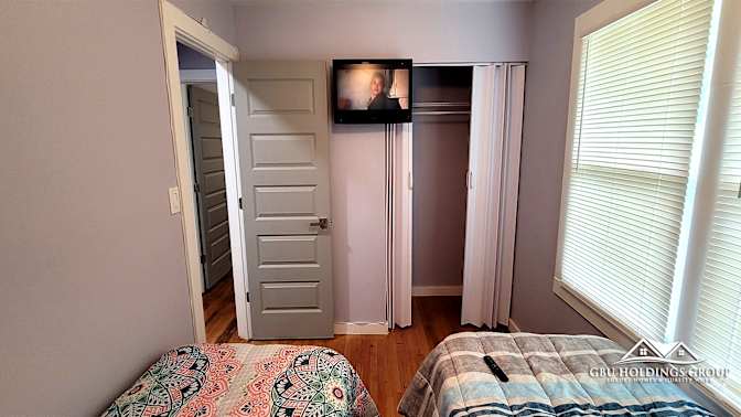 GBU Holdings Group's room