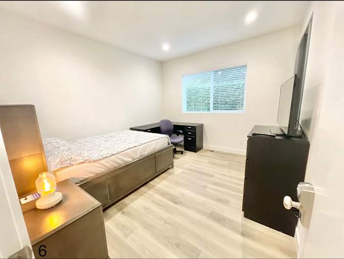 Liz's room