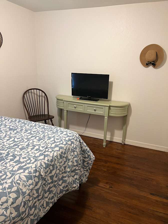 Eva's room