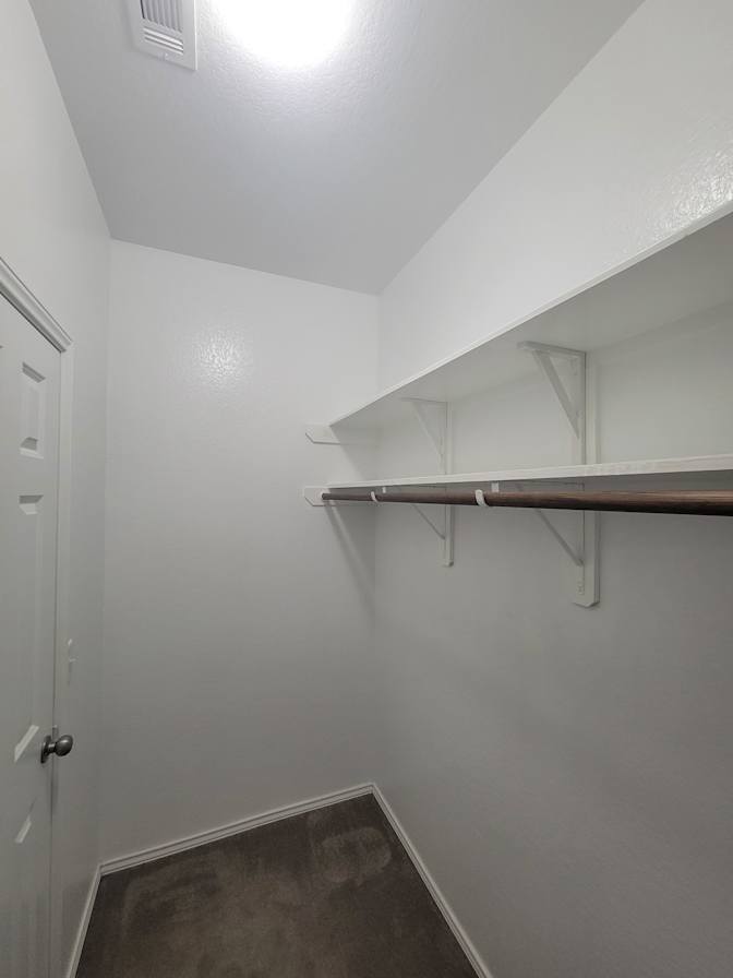 Efrain's room