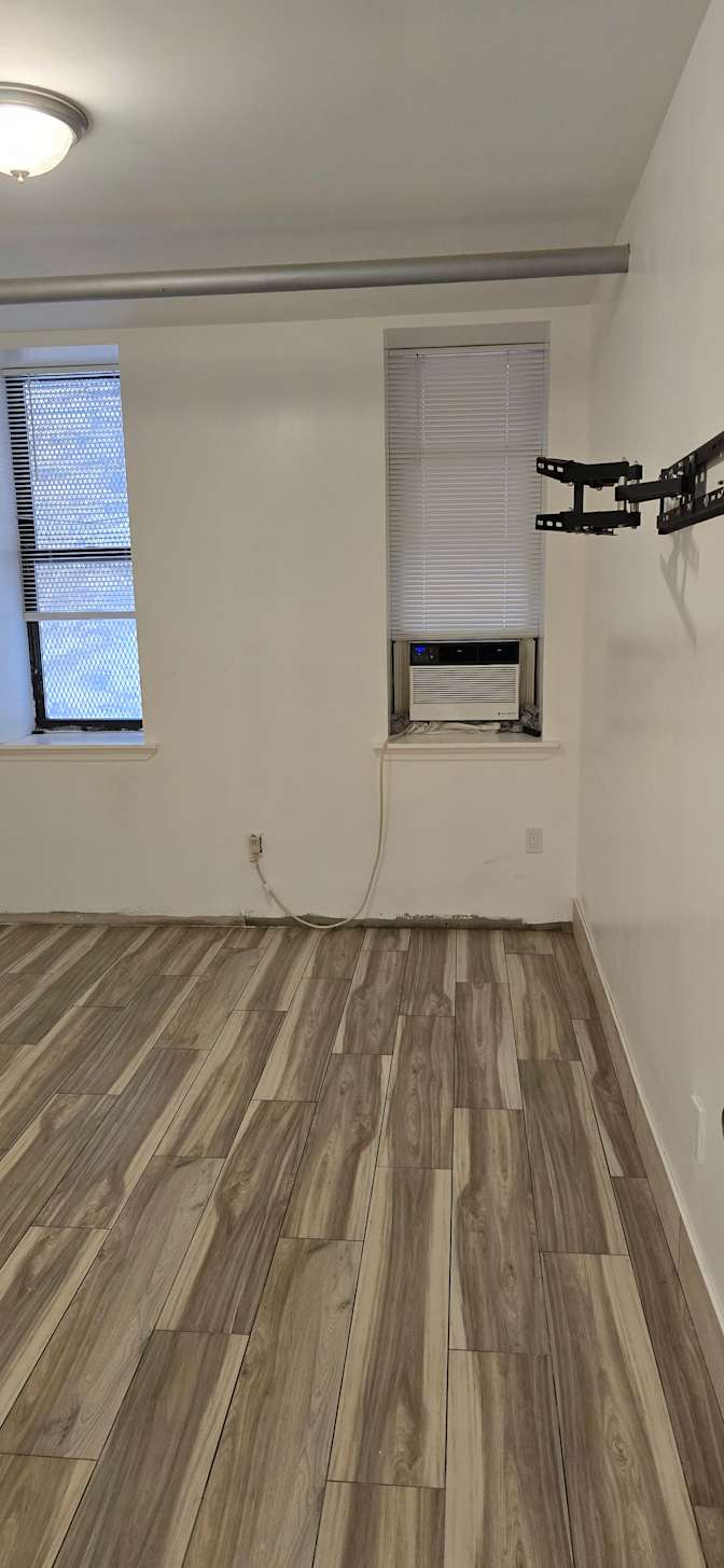 Raul's room