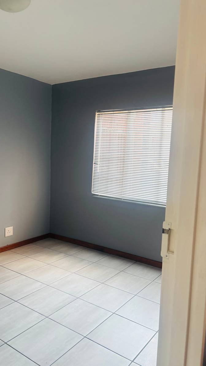 Mayolz's room