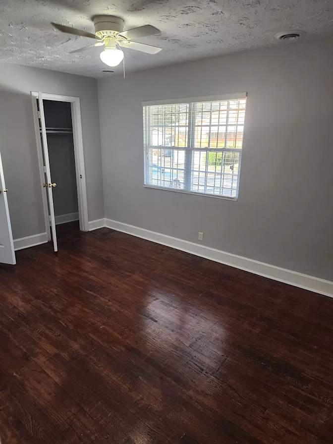 Alcove Rooms's room