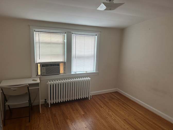 Carlos's room