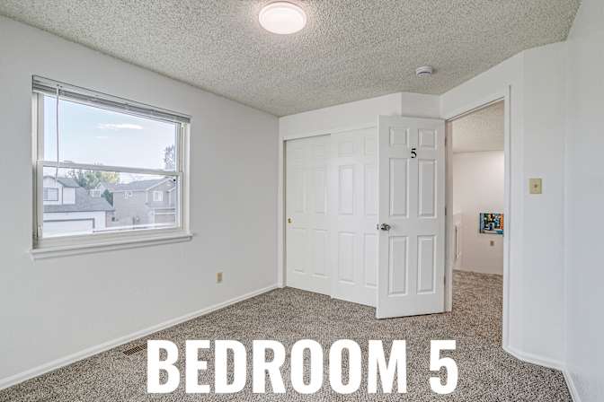HomeCrew's room