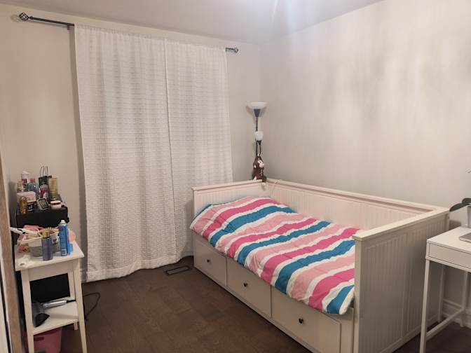 Goli's room