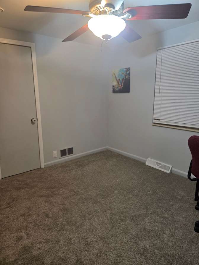 Arash Sharifimovahed's room