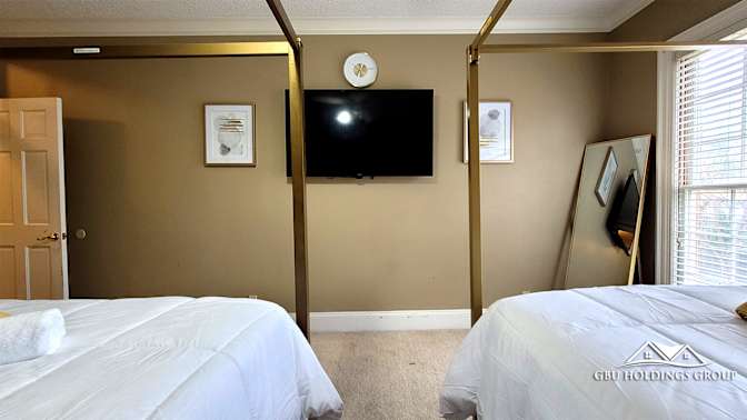 GBU Holdings Group's room