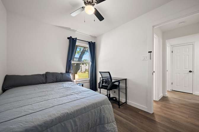 Magali A.'s room
