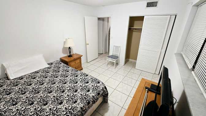 Mauricio's room