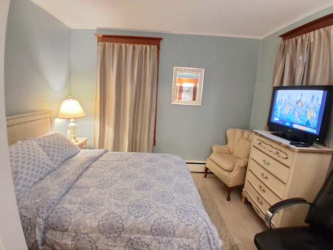 Jun's room