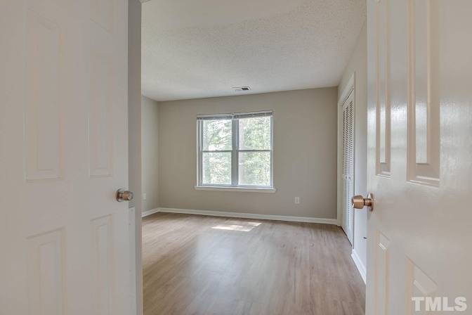 Alcove Rooms's room