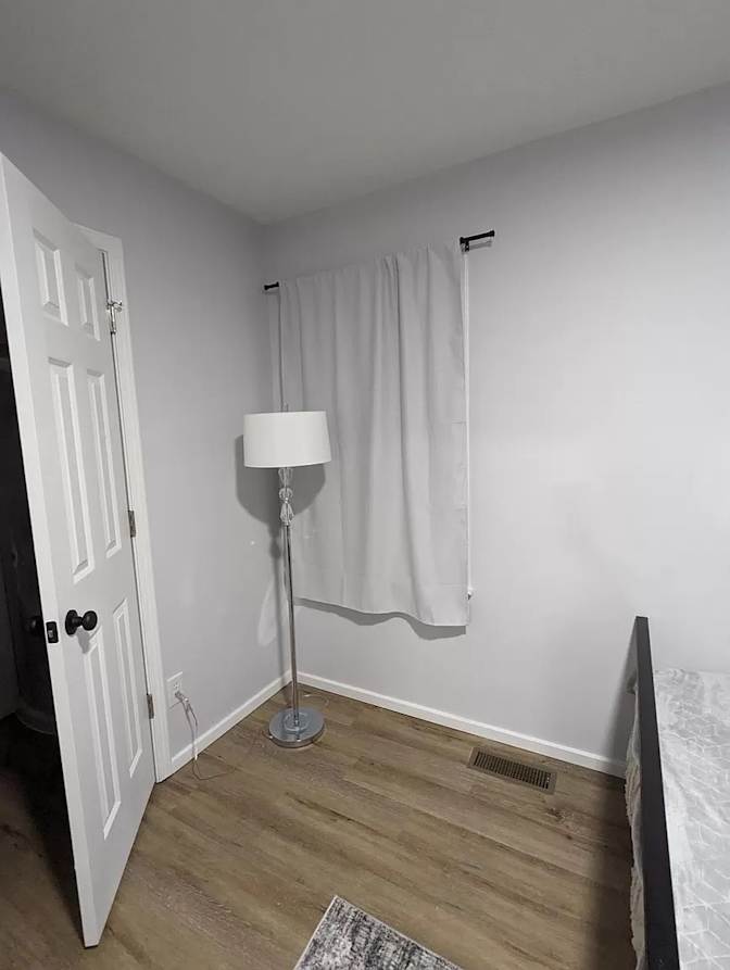 Alcove Rooms's room