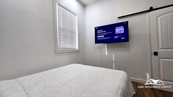 GBU Holdings Group's room
