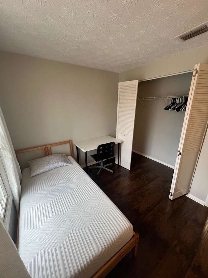 Meli's room