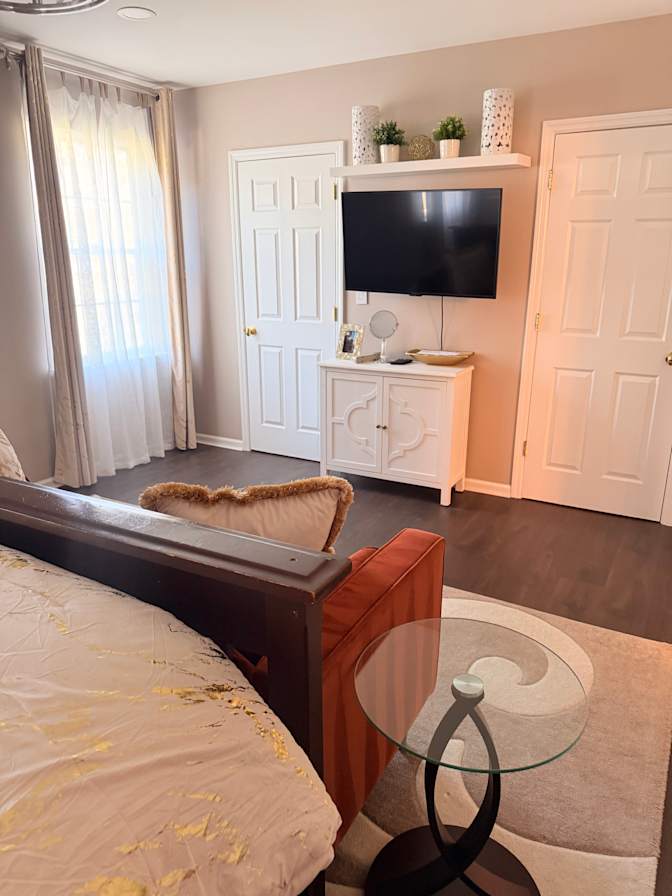 Carla's room