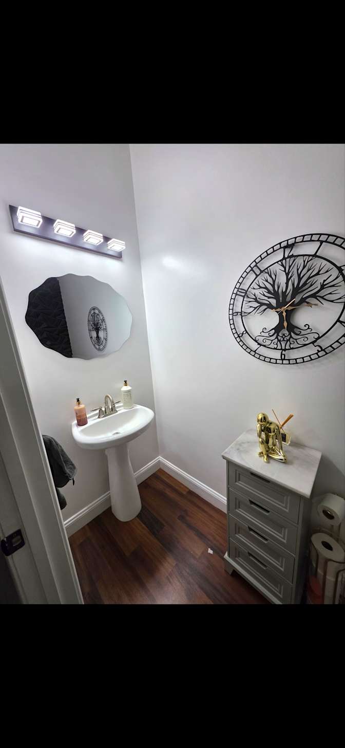 Francisco's room