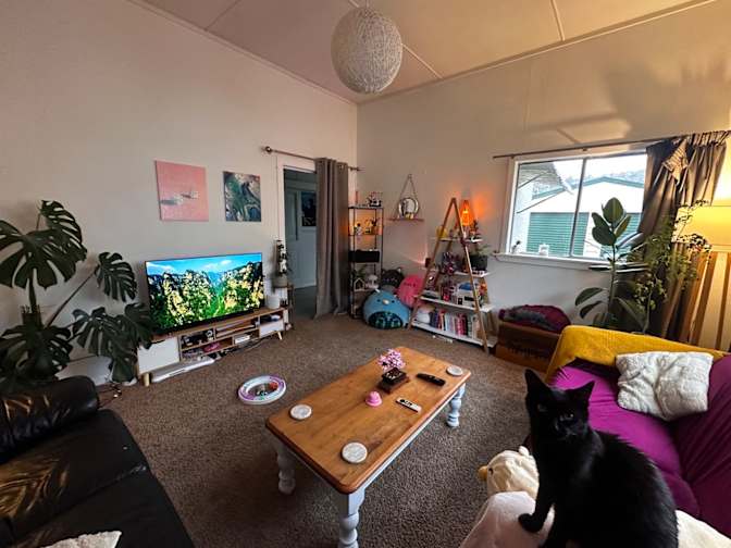 Caroline's room