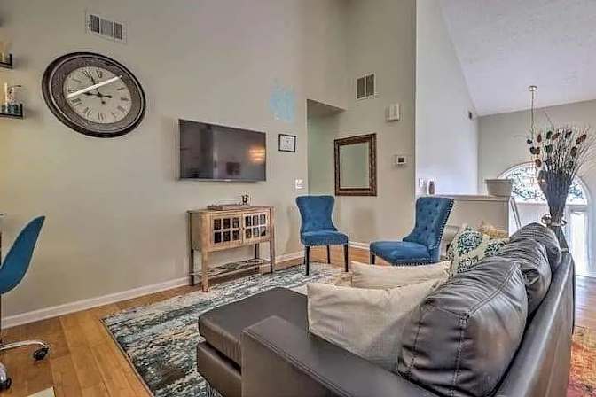 Alcove Rooms's room