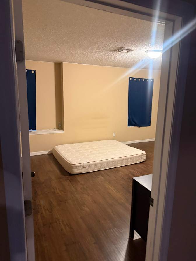 jay's room