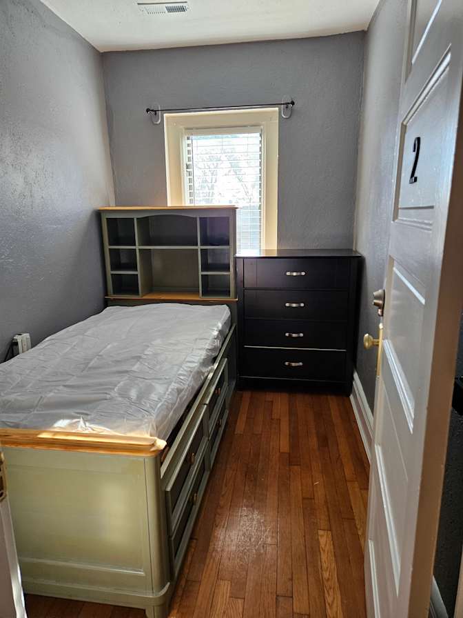 Juoel's room