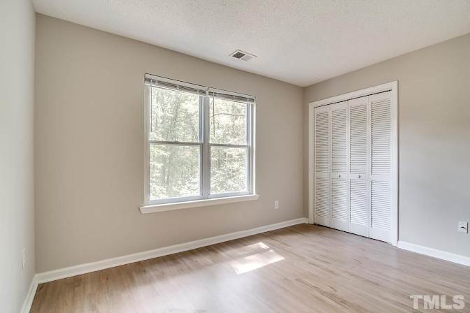 Alcove Rooms's room