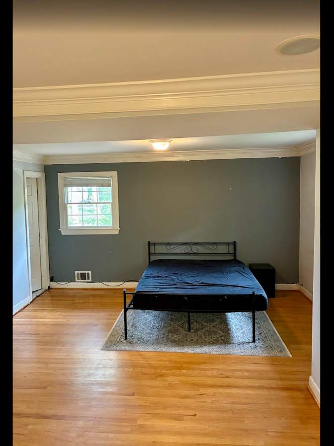 Loren's room