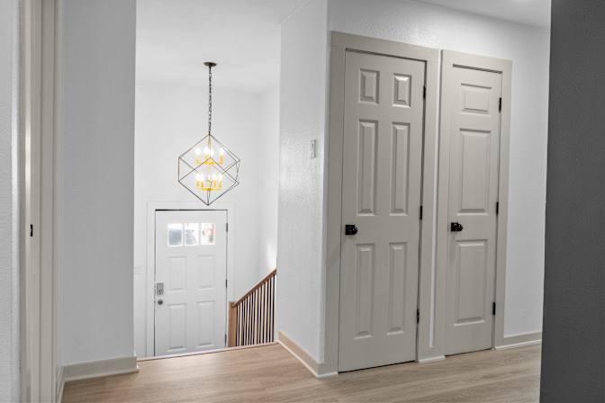Tomic Properties's room