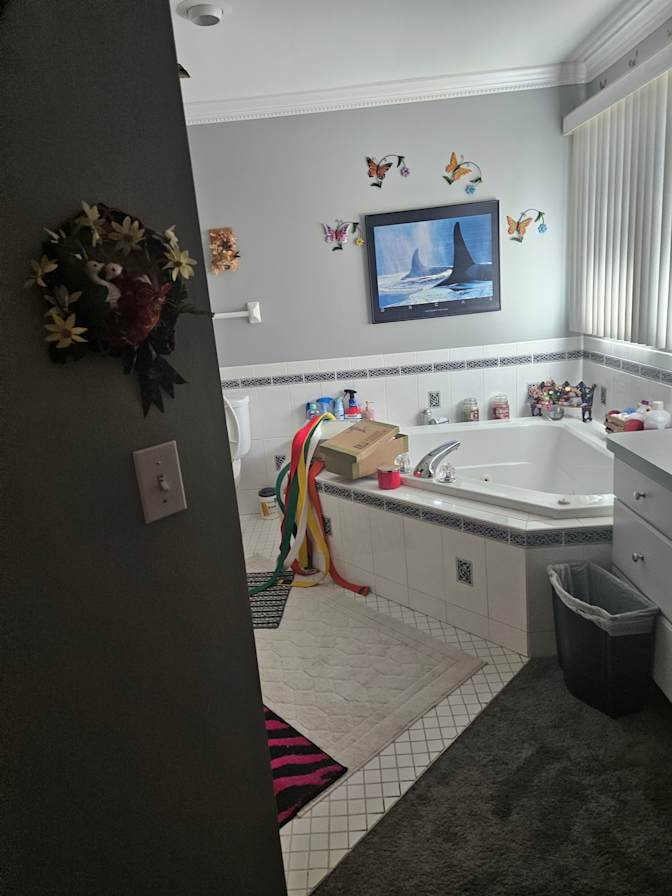 Debra L Kudrycki's room