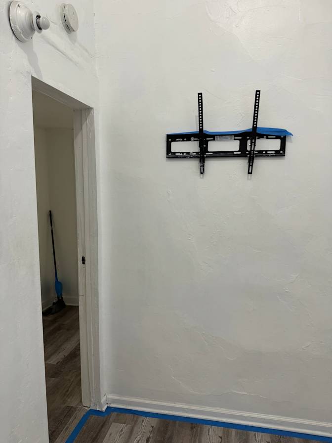 Enrique's room