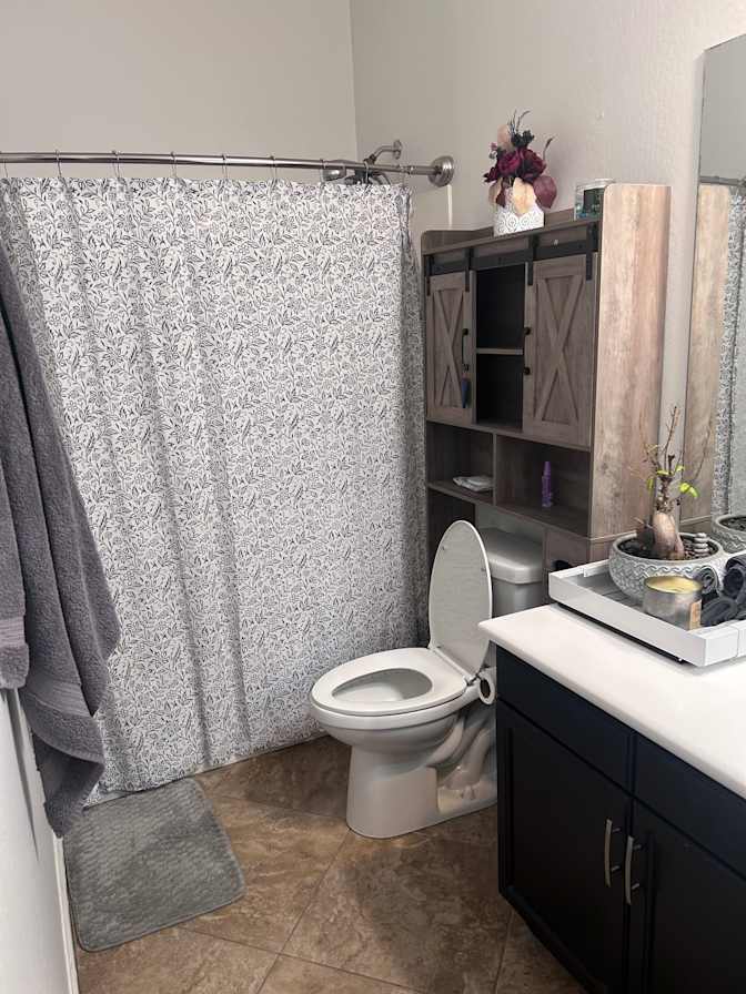 anita elias's room