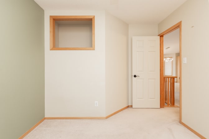 STUDENTS, INTERNS & YOUNG PROFESSIONALS's room