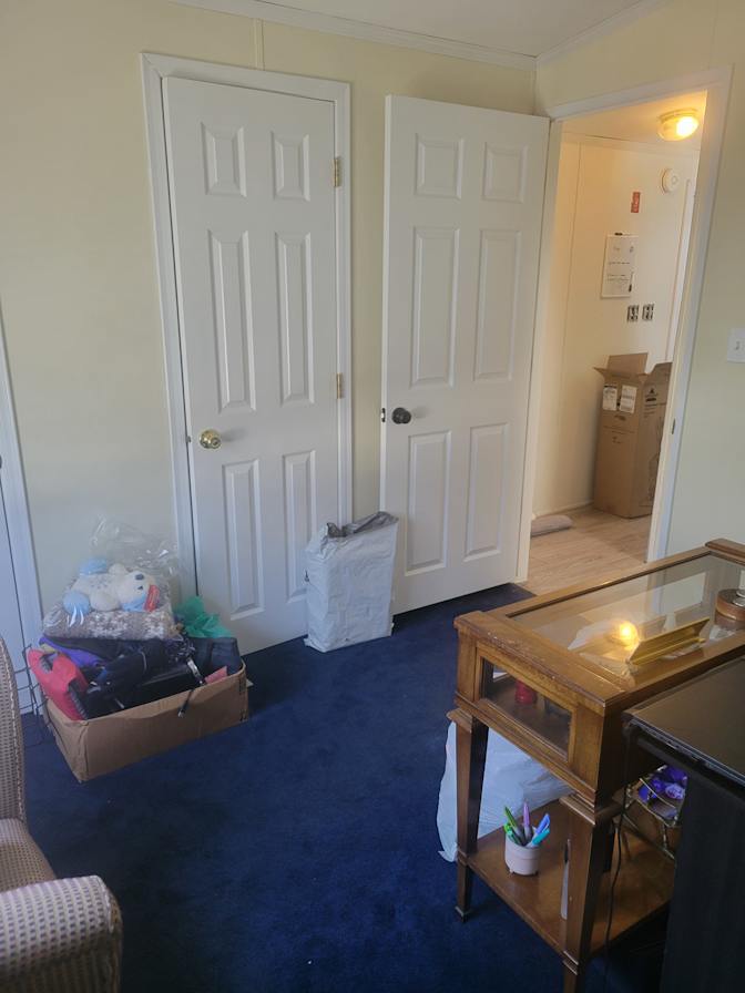 Alexa Roos's room