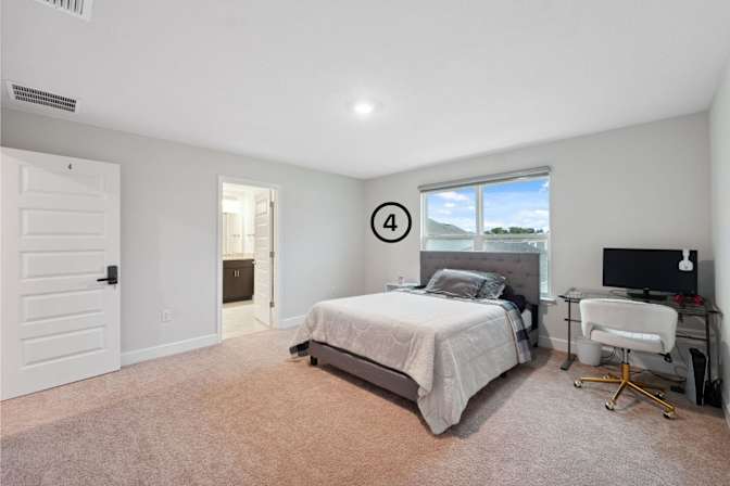 PadSplit's room