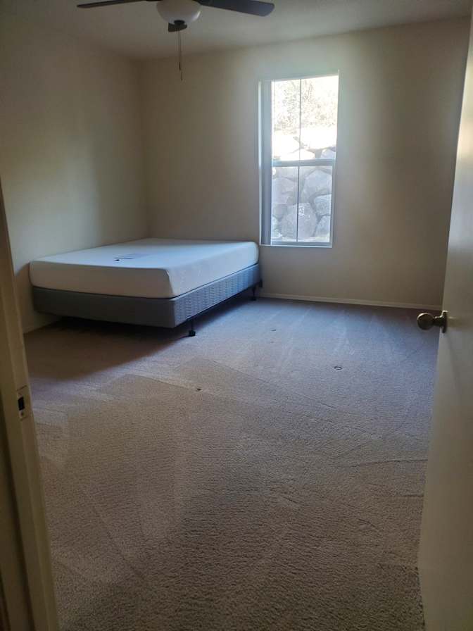 Leslie's room