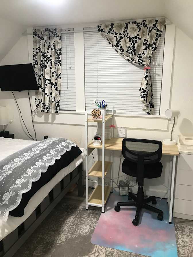 Eddie's room