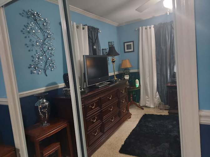 Eva's room