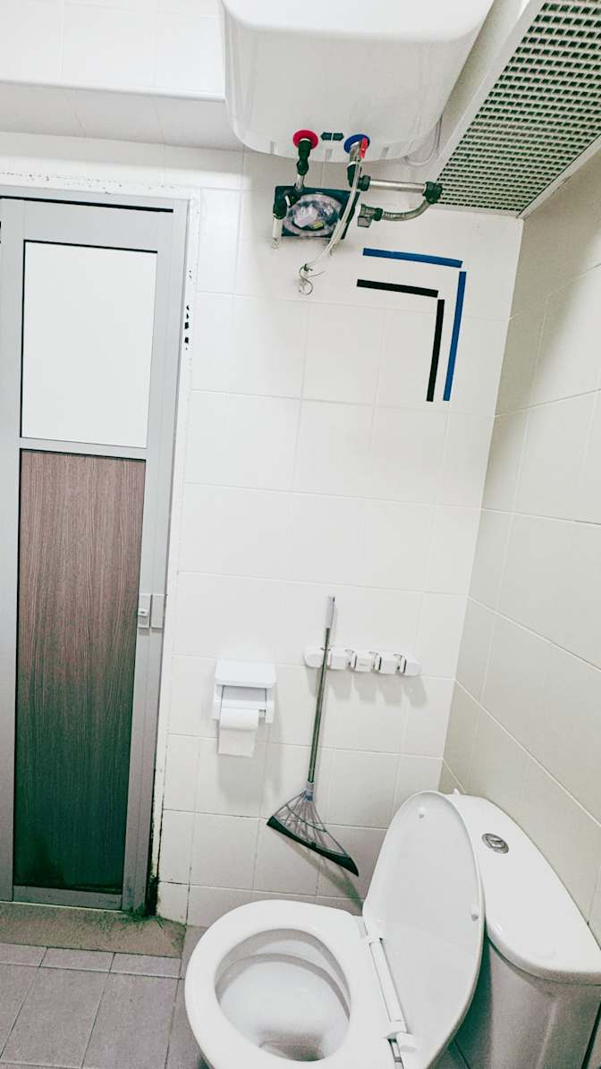 Velmurugan D's room