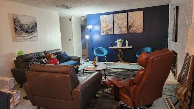 Faz's room