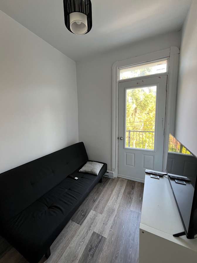 HelloMontreal's room