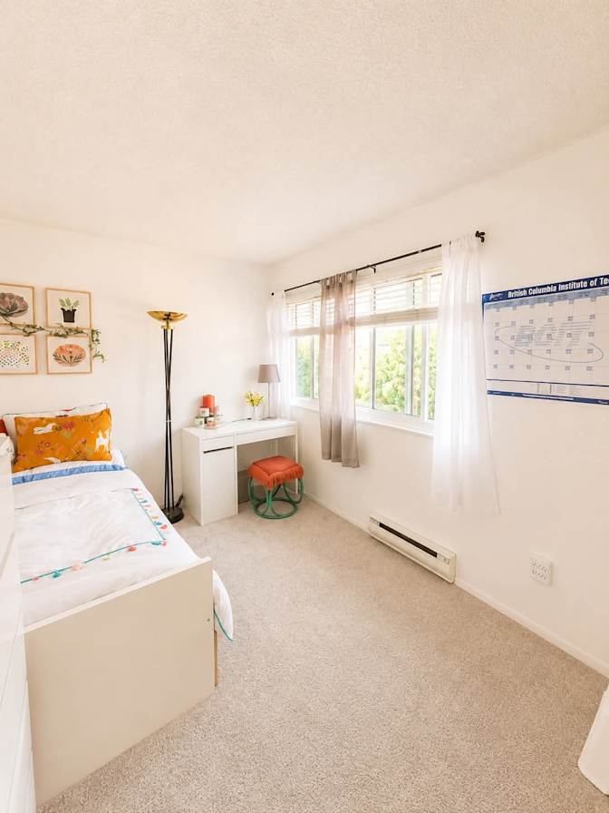 Tom's room