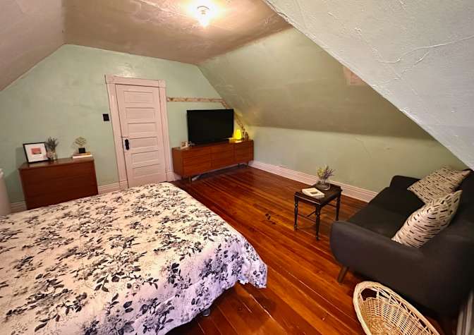 Matthew Jacobi's room