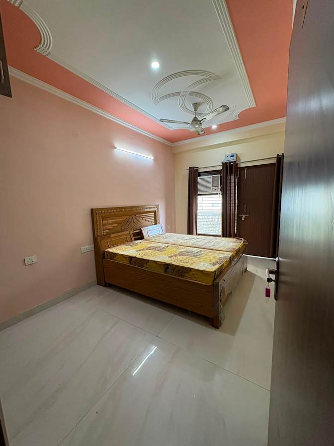 Divyanshi's room