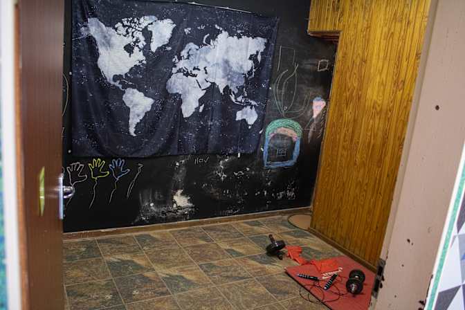 Salma Tanaka's room